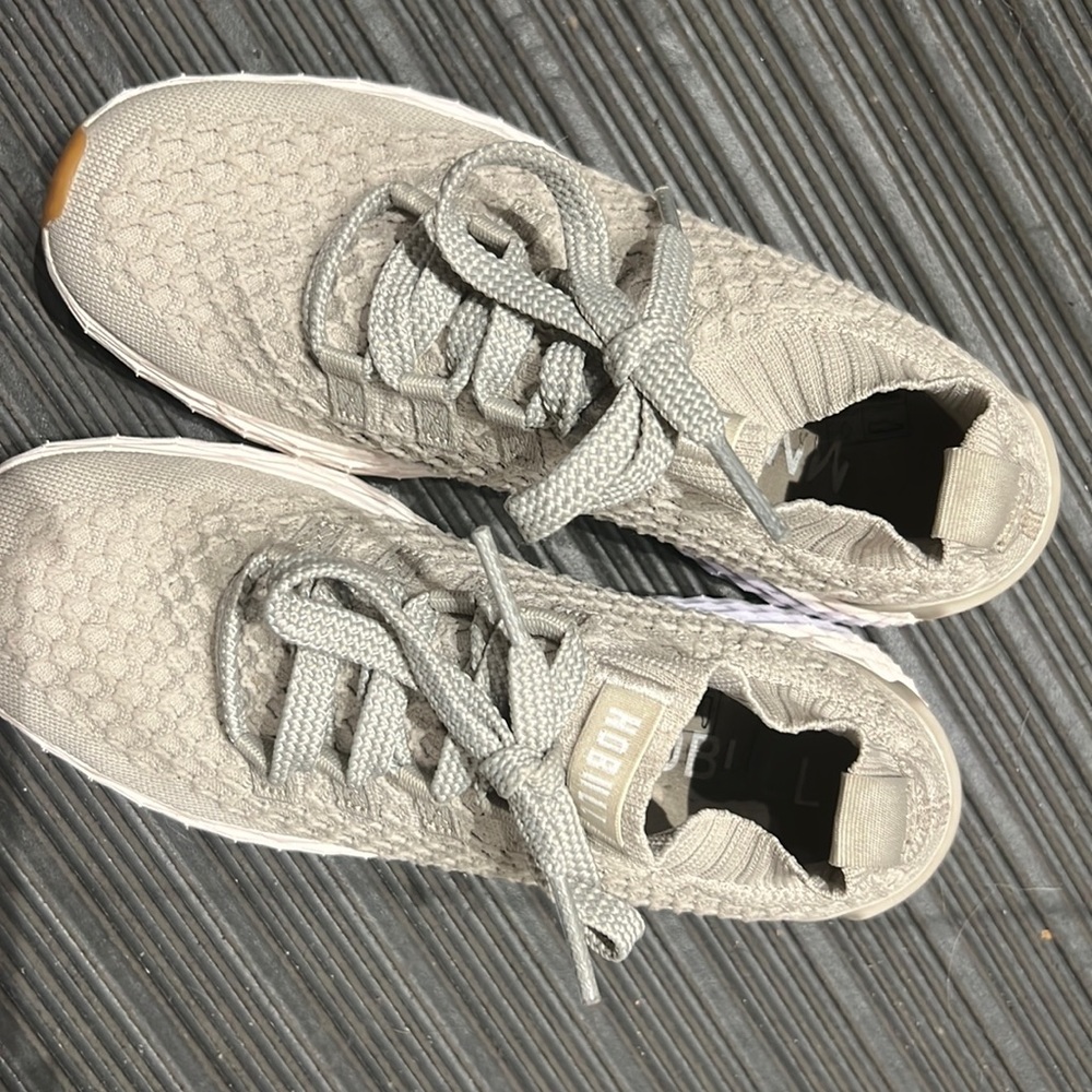 NOBULL womens 6.5 dessert knit runners